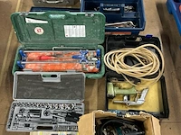 10x gereedschap en bouwmaterialen