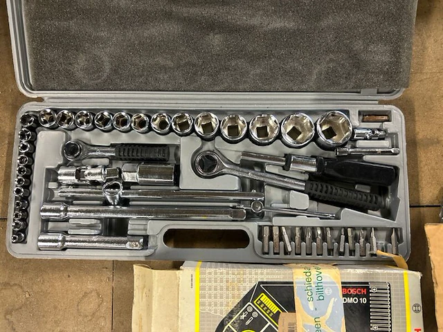 10x gereedschap en bouwmaterialen - afbeelding 2 van  7