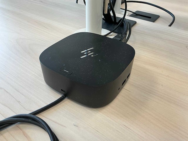 10x hp monitor met 5 dockingstations - afbeelding 2 van  9
