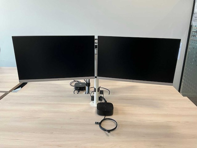 10x hp monitor met 5 dockingstations - afbeelding 4 van  9