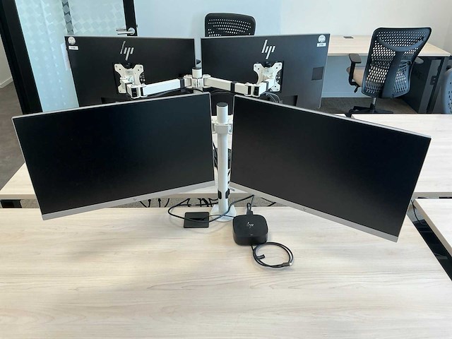 10x hp monitor met 5 dockingstations - afbeelding 6 van  9