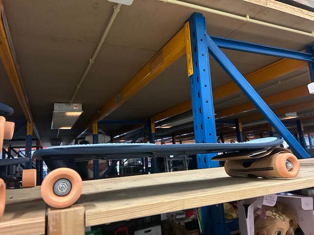 10x skeelers, rolschaatsen en skateboard w.o. uepai - afbeelding 6 van  7