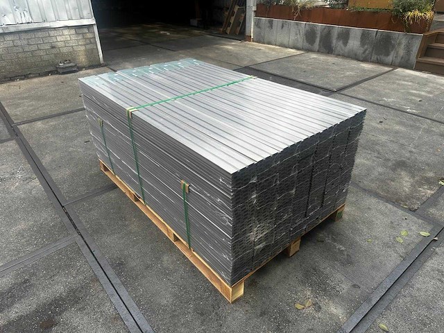 10x triple rhombus schutting grijs - composiet schutting - 18 meter schutting - afbeelding 1 van  6