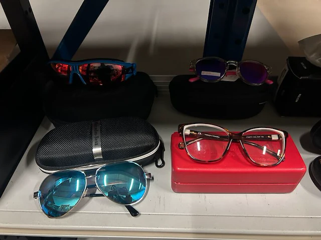 10x (zonne)bril w.o. carolina herrera - afbeelding 3 van  6