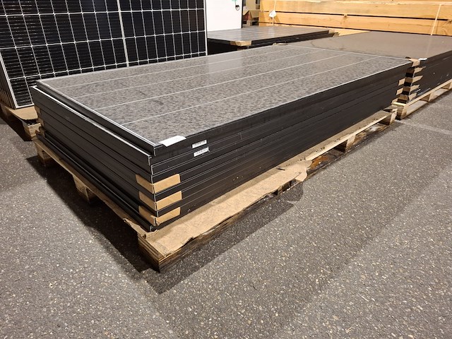 10x zonnepaneel hyundai, hi-s440hg - afbeelding 1 van  3
