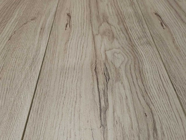 11 m2 laminaat plank - 1200 x 191 x 8 mm - afbeelding 1 van  2