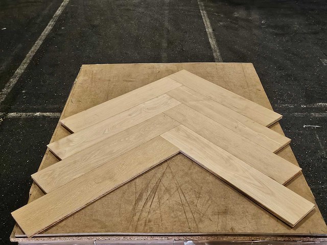 11 m2 parket eiken visgraat - 625 x 125 x 14 mm - afbeelding 3 van  3