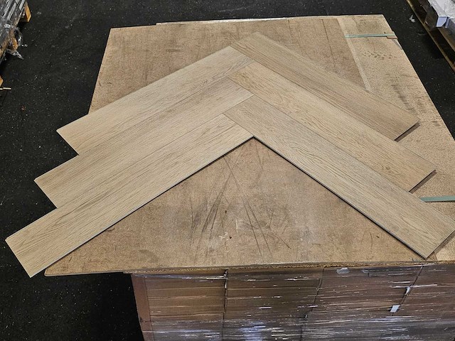 11 m2 pvc spc click visgraat - 750 x 150 x 6 mm - afbeelding 1 van  1