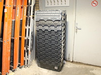 11 stapelbare kratten. afm. 60 x 40 x 37 cm. - afbeelding 1 van  2