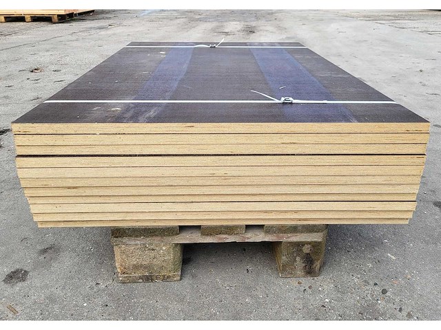 11 x berken betonplex 24mm antislip ( 10.2 m2 ) - afbeelding 5 van  5
