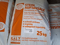 11 zak a 25kg strooizout - afbeelding 2 van  2