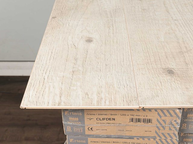 111 m2 laminaat plank - 1285 x 192 x 8 mm - afbeelding 2 van  4