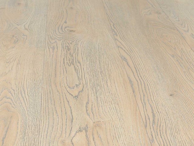 113 m2 laminaat plank - 1383 x 244 x 8,5 mm - afbeelding 1 van  4