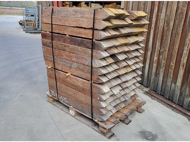 115 x azobe paal 80 x 80mm met punt , lengte 100cm - afbeelding 1 van  4