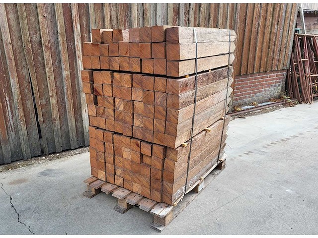 115 x azobe paal 80 x 80mm met punt , lengte 100cm - afbeelding 4 van  4