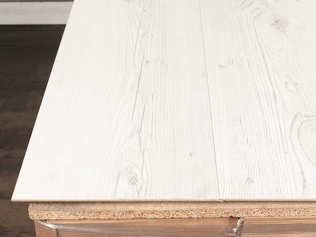 118 m2 laminaat plank - 1383 x 244 x 8 mm - afbeelding 2 van  4