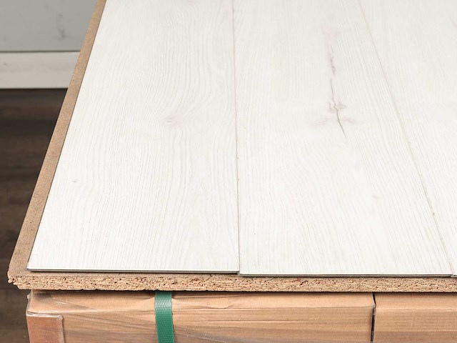119 m2 laminaat plank - 1288 x 189 x 7 mm - afbeelding 2 van  4