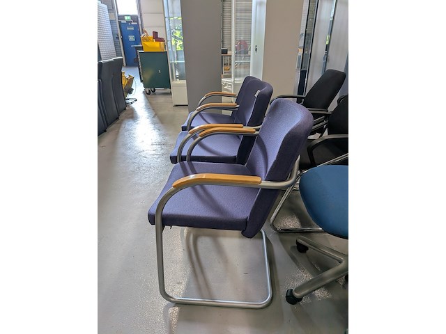 11x diverse kantoorstoel - afbeelding 12 van  16