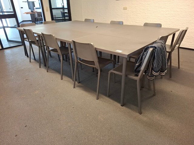 11x kantinetafel met 13x stoel - afbeelding 4 van  4
