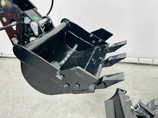 12-2025 - ht20pro - minigraafmachine 2000kg - afbeelding 15 van  19
