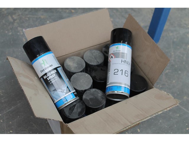 12 bussen siliconenspray den braven. - afbeelding 1 van  2