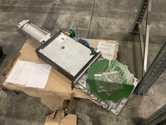 12” class 300 pneumatische schuif afsluiter - afbeelding 1 van  4