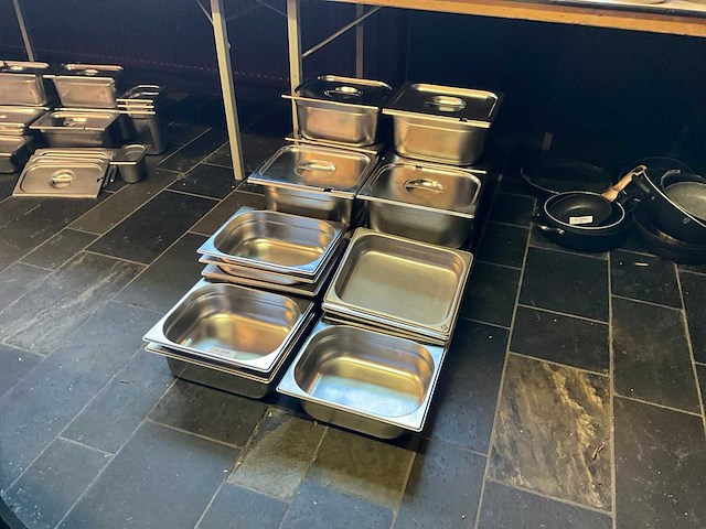 1/2 gn bakken met deksels (23x) - afbeelding 1 van  6