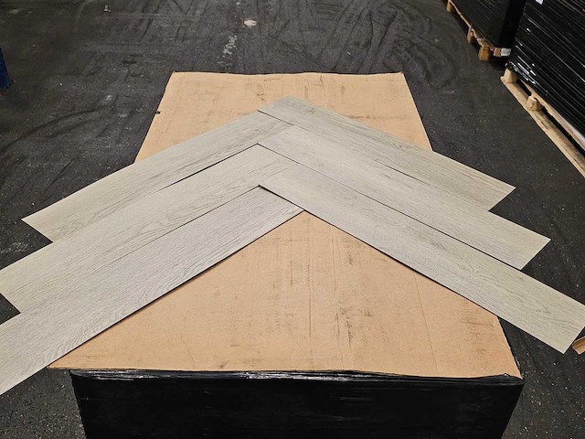 12 m2 pvc dryback visgraat - 750 x 150 x 2,5 mm - afbeelding 3 van  3