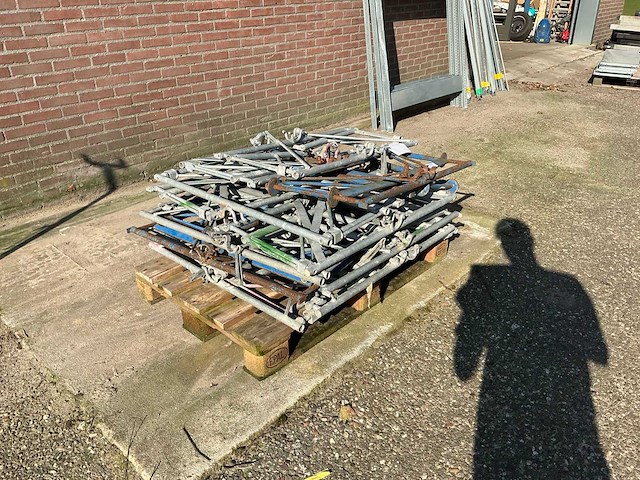 12 metselboys - afbeelding 1 van  1