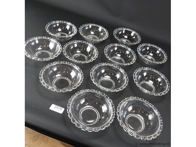 12 nestbare schalen met tandranden - afbeelding 3 van  5