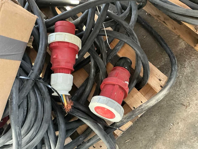 1/2 pallet krachtstroom kabel (2x) - afbeelding 2 van  5