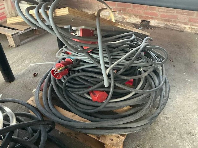 1/2 pallet krachtstroom kabel (2x) - afbeelding 3 van  5