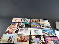 12 singles - afbeelding 1 van  5