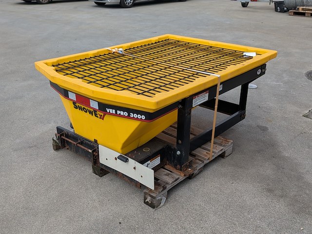 12-volt gedragen zoutstrooier, snowex, sp-3000 - afbeelding 7 van  12