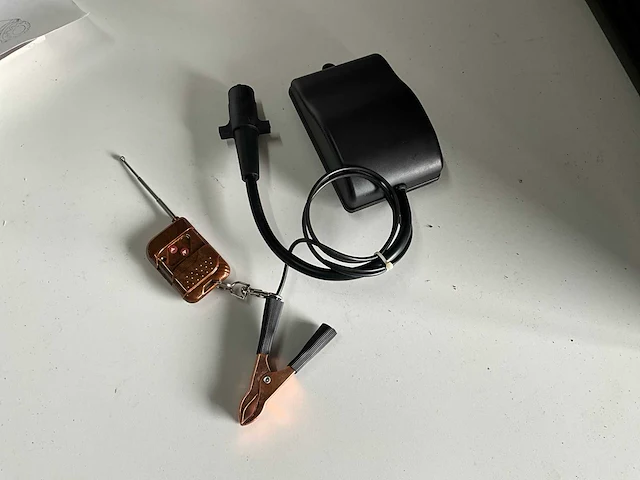 12 volt kabellier afstandsbediening (2x) - afbeelding 1 van  5