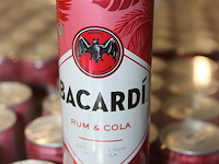 12 x 24 blikken bacardi cola 0,25cl. tht 1-2027. bod inclusief statiegeldwaarde van 43,20 euro. - afbeelding 3 van  3