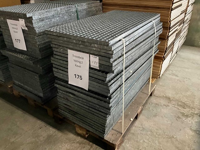 120x60 cm stalen roostervloer (31x) - afbeelding 1 van  3