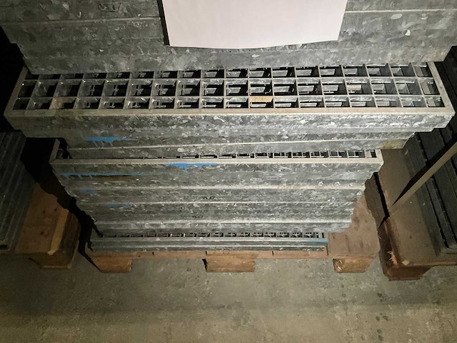 120x60 cm stalen roostervloer (35x) - afbeelding 4 van  4