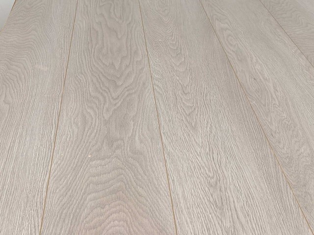 121 m2 laminaat plank - 1261 x 192 x 7 mm - afbeelding 1 van  4