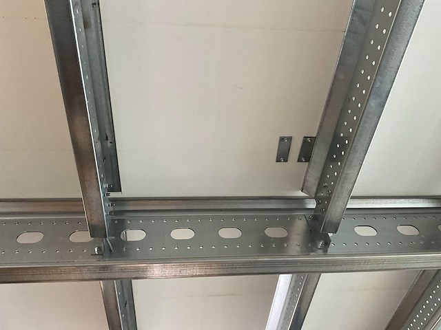 121m2 ssi schäfer vrijstaande entresolvloer v.v. 20m ballustrade , palletopzetplaats, ledarmaturen bouwjaar 2018 - afbeelding 4 van  13