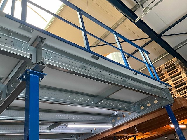 121m2 ssi schäfer vrijstaande entresolvloer v.v. 20m ballustrade , palletopzetplaats, ledarmaturen bouwjaar 2018 - afbeelding 5 van  13