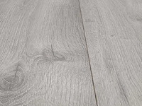 122 m2 laminaat plank - 1383 x 193 x 8 mm - afbeelding 1 van  3