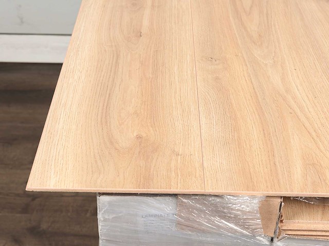 122 m2 laminaat plank - 1383 x 193 x 8 mm - afbeelding 2 van  4