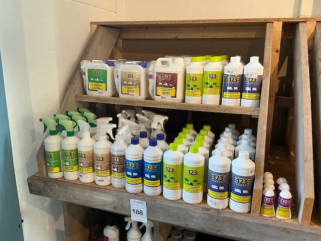 123 products kampeer schoonmaakmiddelen - afbeelding 1 van  8