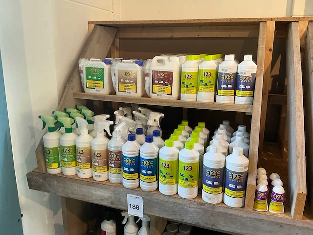 123 products kampeer schoonmaakmiddelen - afbeelding 1 van  8