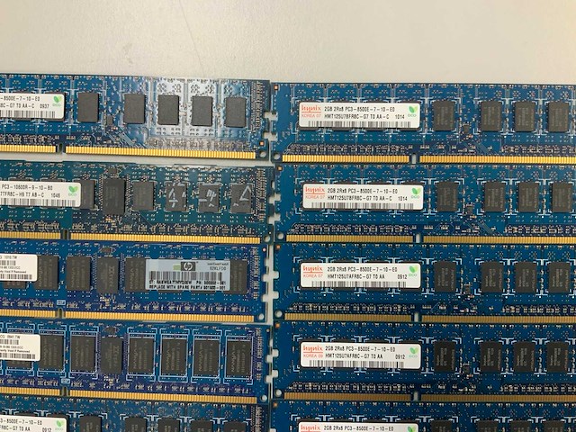 124gb (62x 2gb 2rx8) kingston kta-mp1066/2g & sk hynix hmt125u7bfr8c-g7-t0-aa-c pc3 8500e-7-10-e0 sticks - afbeelding 4 van  6