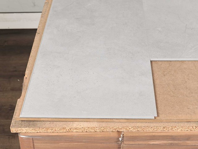 125 m2 pvc click tegel met xps onderlaag - 610 x 305 x 4+1 mm - afbeelding 1 van  2