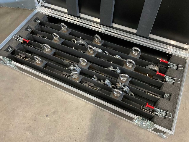 1280mm led rigging bar (4x) - afbeelding 1 van  3