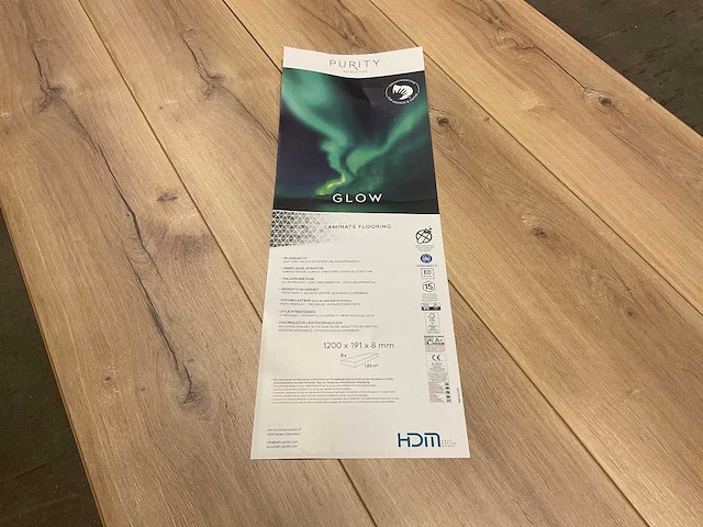 12,8m² purity glow natuurlijk eiken laminaatvloer - afbeelding 8 van  8