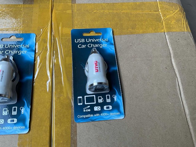 12v usb auto oplader (105x) - afbeelding 3 van  4